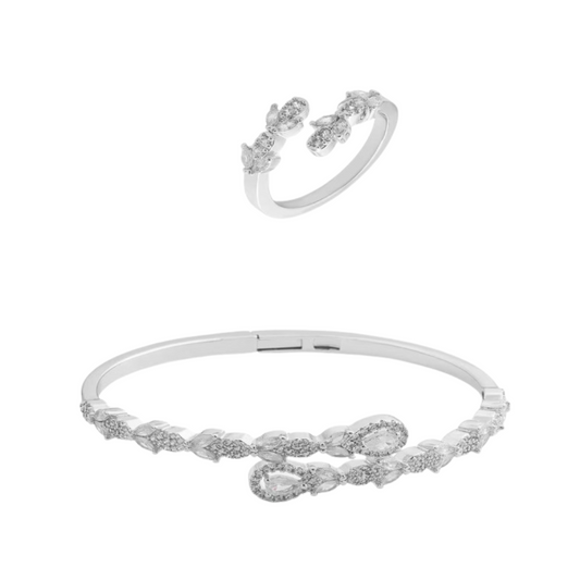  طقم نسائي جذاب بلون فضي - Ebuy.sa