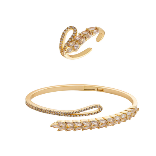  طقم نسائي جذاب بلون ذهبي - Ebuy.sa