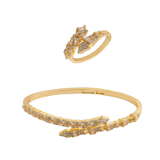  طقم نسائي جذاب بلون ذهبي - Ebuy.sa