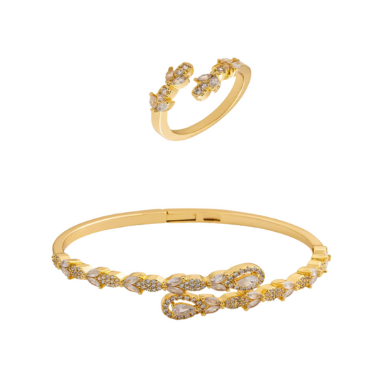  طقم نسائي جذاب بلون ذهبي - Ebuy.sa