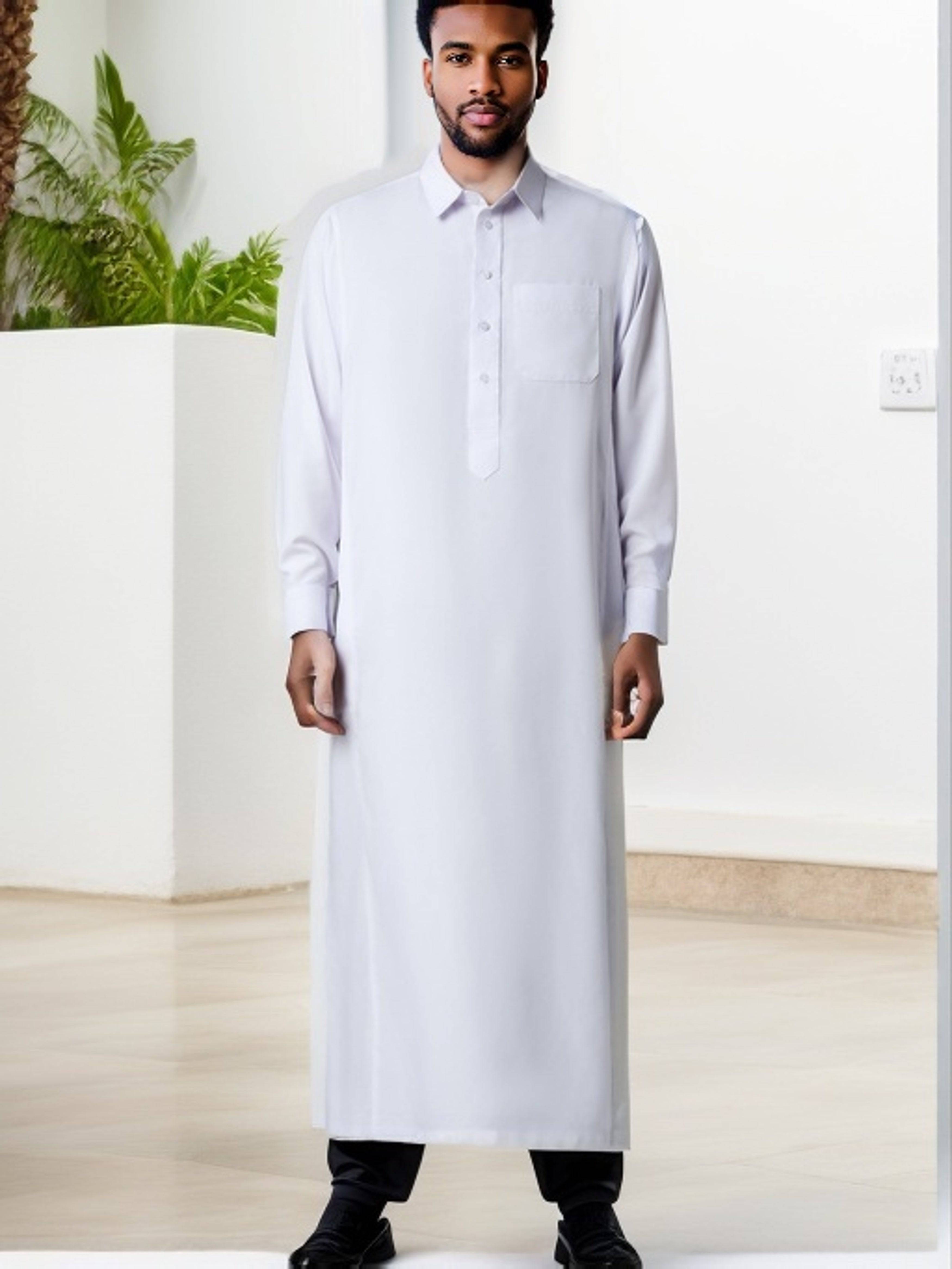 جلباب رجالي تقليدي شرق أوسطي – بقصة واسعة وأكمام طويلة، ياقة كلاسيكية وجيوب على الصدر، مصنوع من بوليستر 100%، باللون الأسود السادة، مثالي للمناسبات الثقافية وشهر رمضان والمناسبات الرسمية، هدية مثالية للكبار ولشهر رمضان. - Ebuy.sa