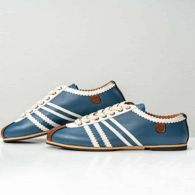 ‎  حذاء نسائي عصري باللون الأزرق - Ebuy.sa