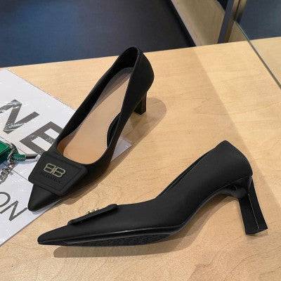 ‎  حذاء نسائي بكعب كلاسيك بلون أسود - Ebuy.sa