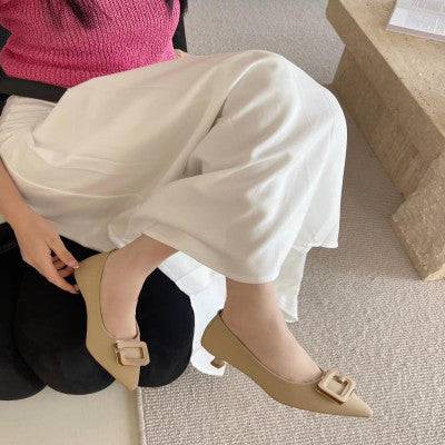 ‎ حذاء نسائي بكعب بلون بني - Ebuy.sa