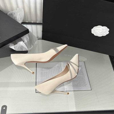 حذاء نسائي بكعب عالي باللون الأبيض - Ebuy.sa