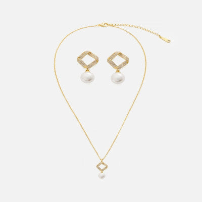 ‎ طقم نسائي من حلق وسلسال بلون ذهبي - Ebuy.sa