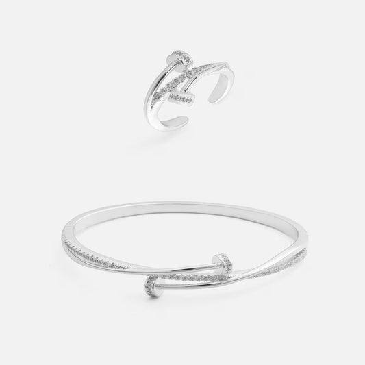 ‎ طقم نسائي مميز بلون فضي - Ebuy.sa