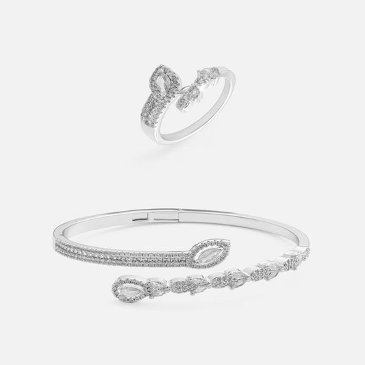 ‎ طقم نسائي فاخر بلون فضي - Ebuy.sa