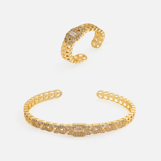 ‎ طقم نسائي راقي بلون ذهبي - Ebuy.sa