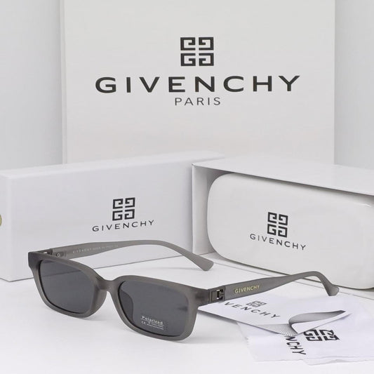 نظارة شمسيه فآخره من ماركة جيفنشي