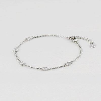 اسوارة نسائية بتصميم جذاب بلون فضي - Ebuy.sa