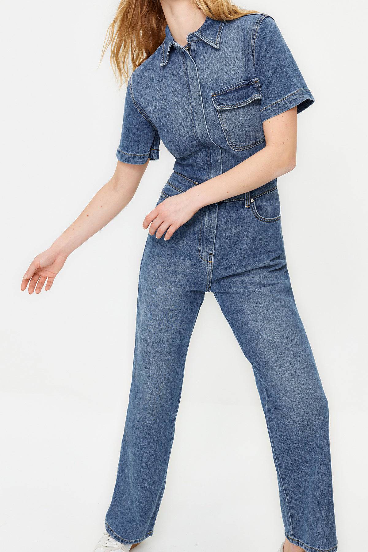 https://cdn.dsmcdn.com/ty1100/product/media/images/prod/PIM/20231221/18/d0cb9289-b90d-4880-bd54-81d40a44ab0c/1_org_zoom.jpg