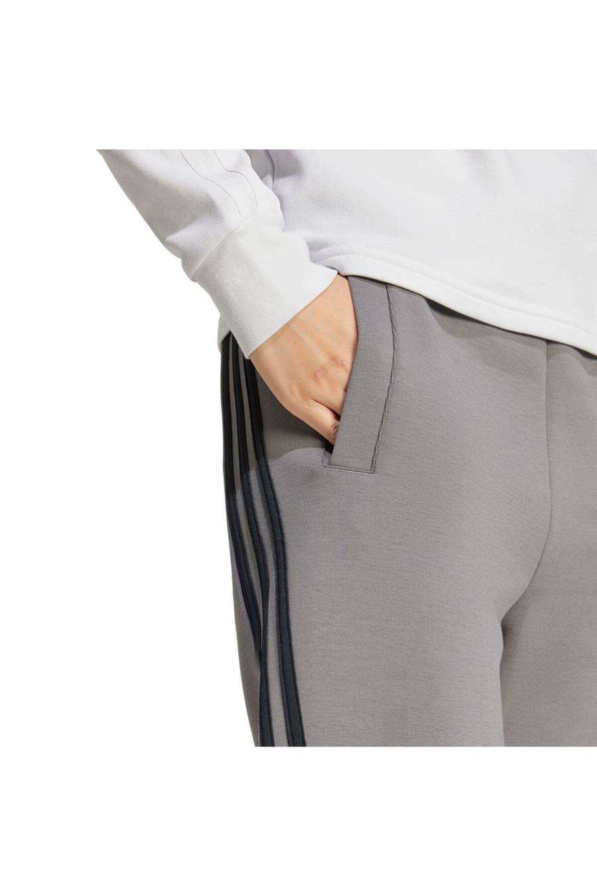 https://cdn.dsmcdn.com/ty1628/prod/QC/20250118/03/eff6dbc8-f880-3f06-a4f6-e6ad2fd7ad0b/1_org_zoom.jpg