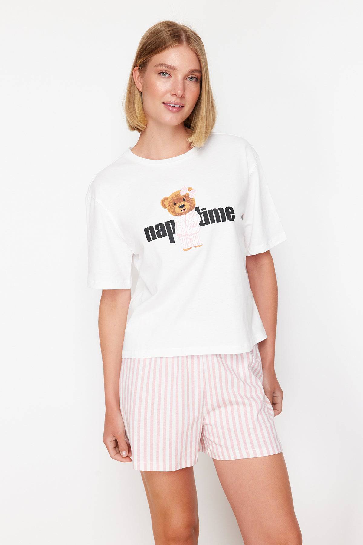 https://cdn.dsmcdn.com/ty1313/product/media/images/prod/PIM/20240515/12/d0c2b8f4-4a46-403a-84d4-a50f0b99cda0/1_org_zoom.jpg