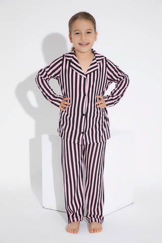 https://cdn.dsmcdn.com/ty1151/product/media/images/prod/SPM/PIM/20240129/10/c0ae1d24-40fe-3438-a7dd-d312515b3d39/1_org_zoom.jpg
