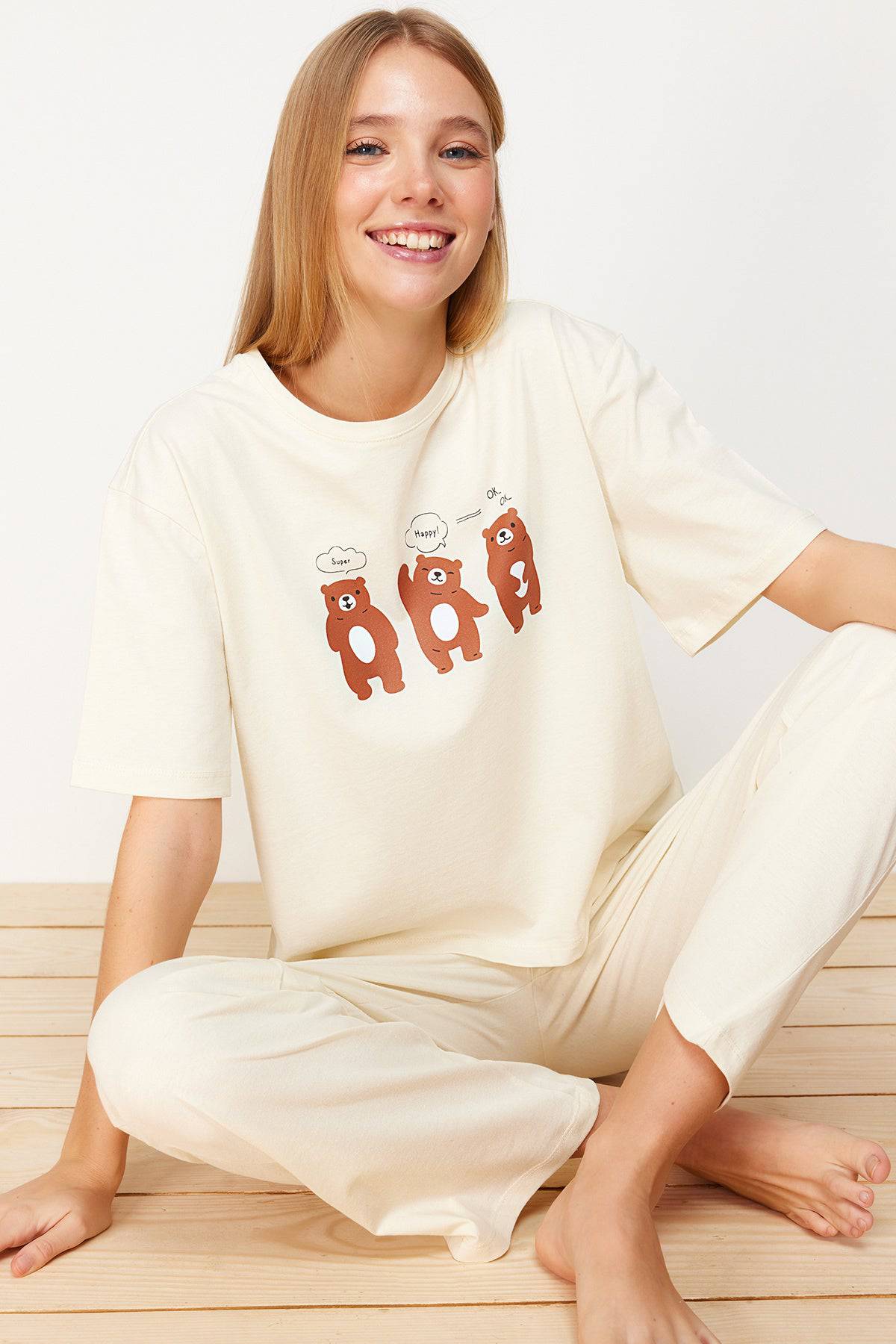 https://cdn.dsmcdn.com/ty1142/product/media/images/prod/PIM/20240119/18/162d6b7d-a32d-430f-996b-49c2f6f0a5cf/1_org_zoom.jpg