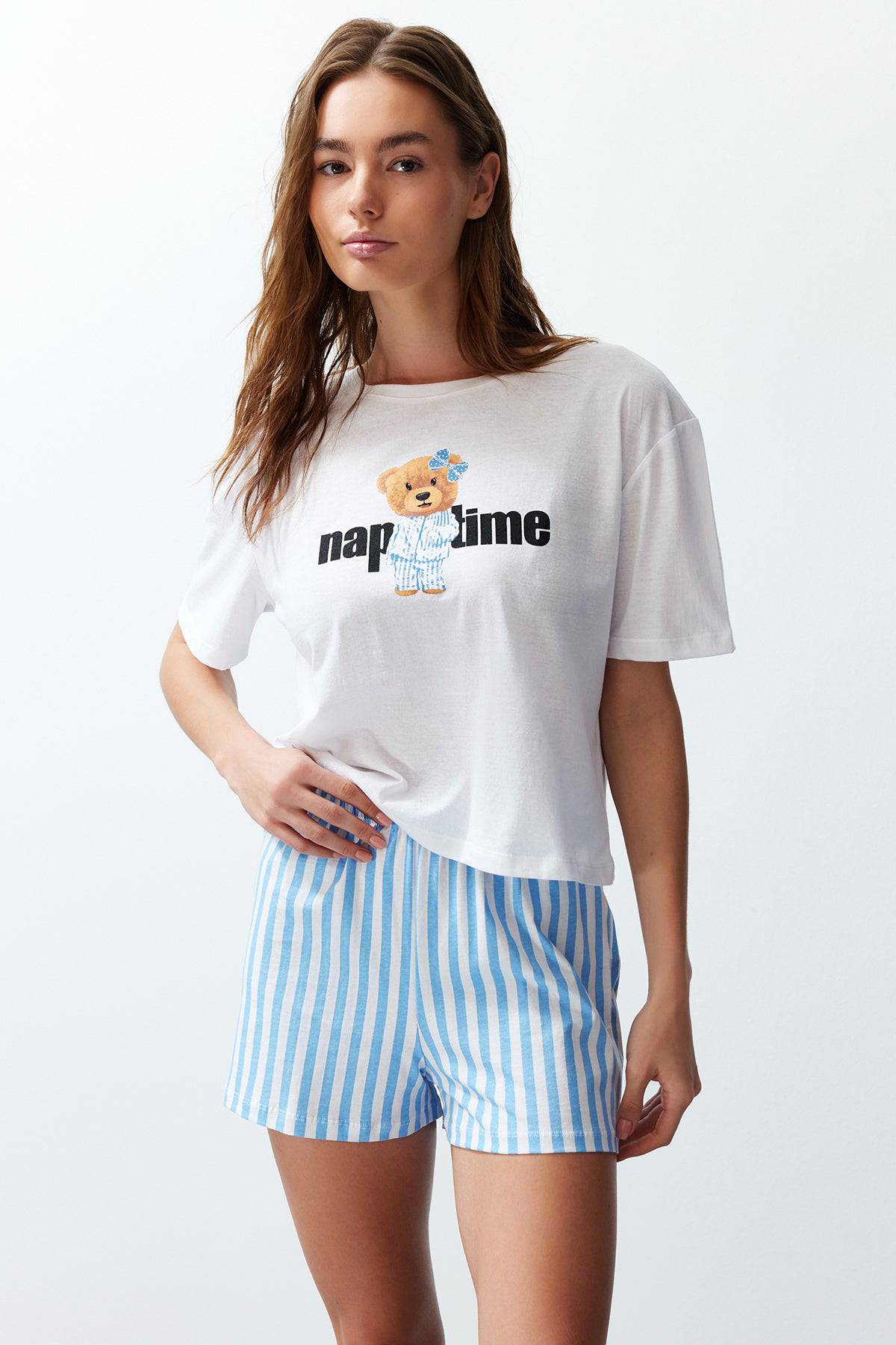 https://cdn.dsmcdn.com/ty1199/product/media/images/prod/PIM/20240307/16/d38d74ad-a37f-44fd-a74b-88f94c9f103b/1_org_zoom.jpg