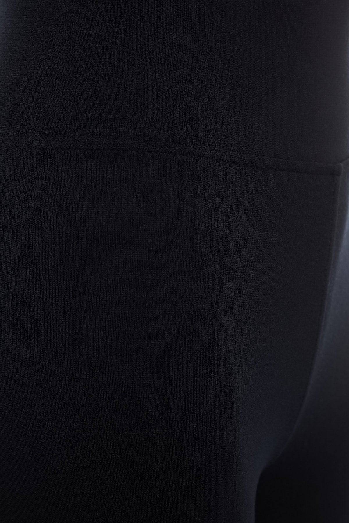 https://cdn.dsmcdn.com/ty407/product/media/images/20220421/10/95791763/81372129/2/2_org_zoom.jpg