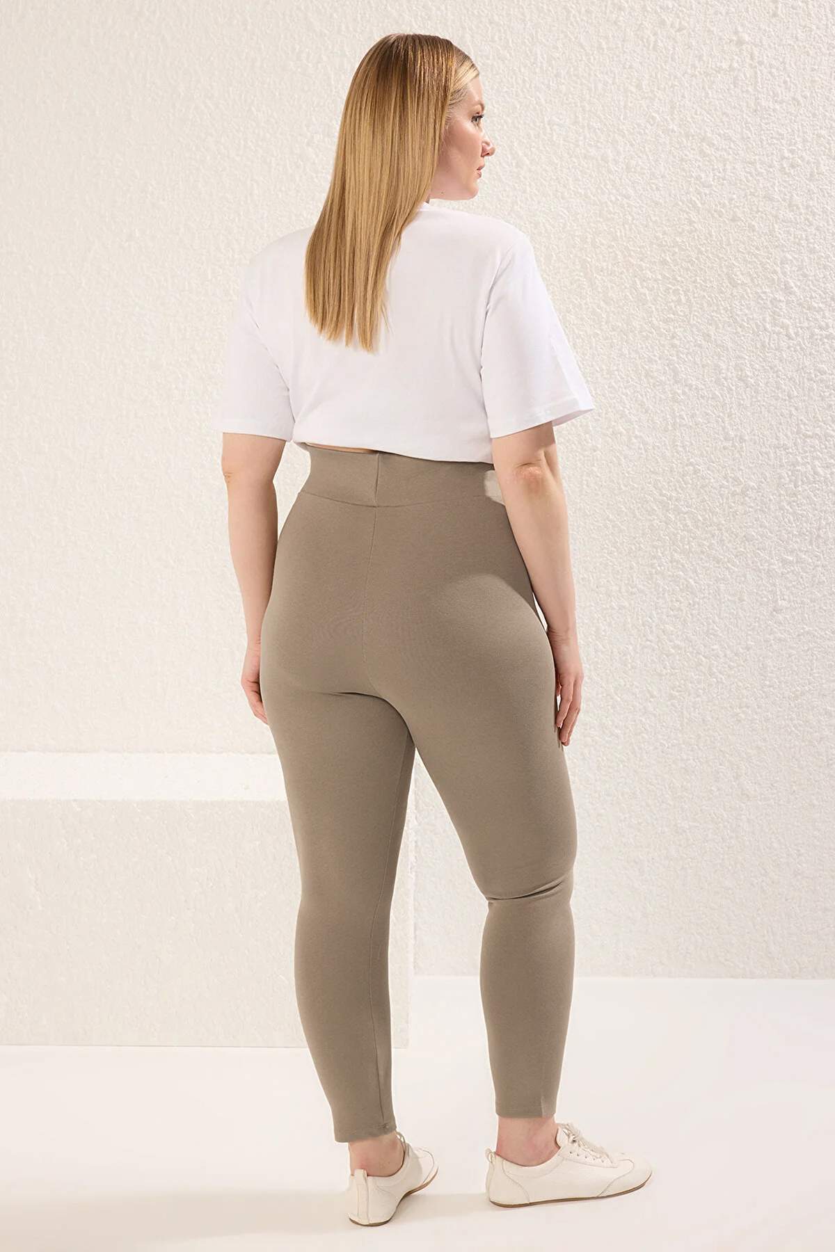 https://cdn.dsmcdn.com/ty1749/prod/PLM/20250910/2018925/2027898/2028895/15e67d60-dd51-437c-8ba6-8a19a2a55d7c/2_org_zoom.jpg