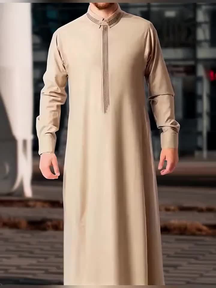 ثوب عربي رجالي كاجوال – رمادي فاتح مع خطوط سوداء أنيقة