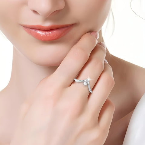 خاتم بتصميم كلاسيكي مع ترصيع بحجر زركون فضة استرلينية 925
