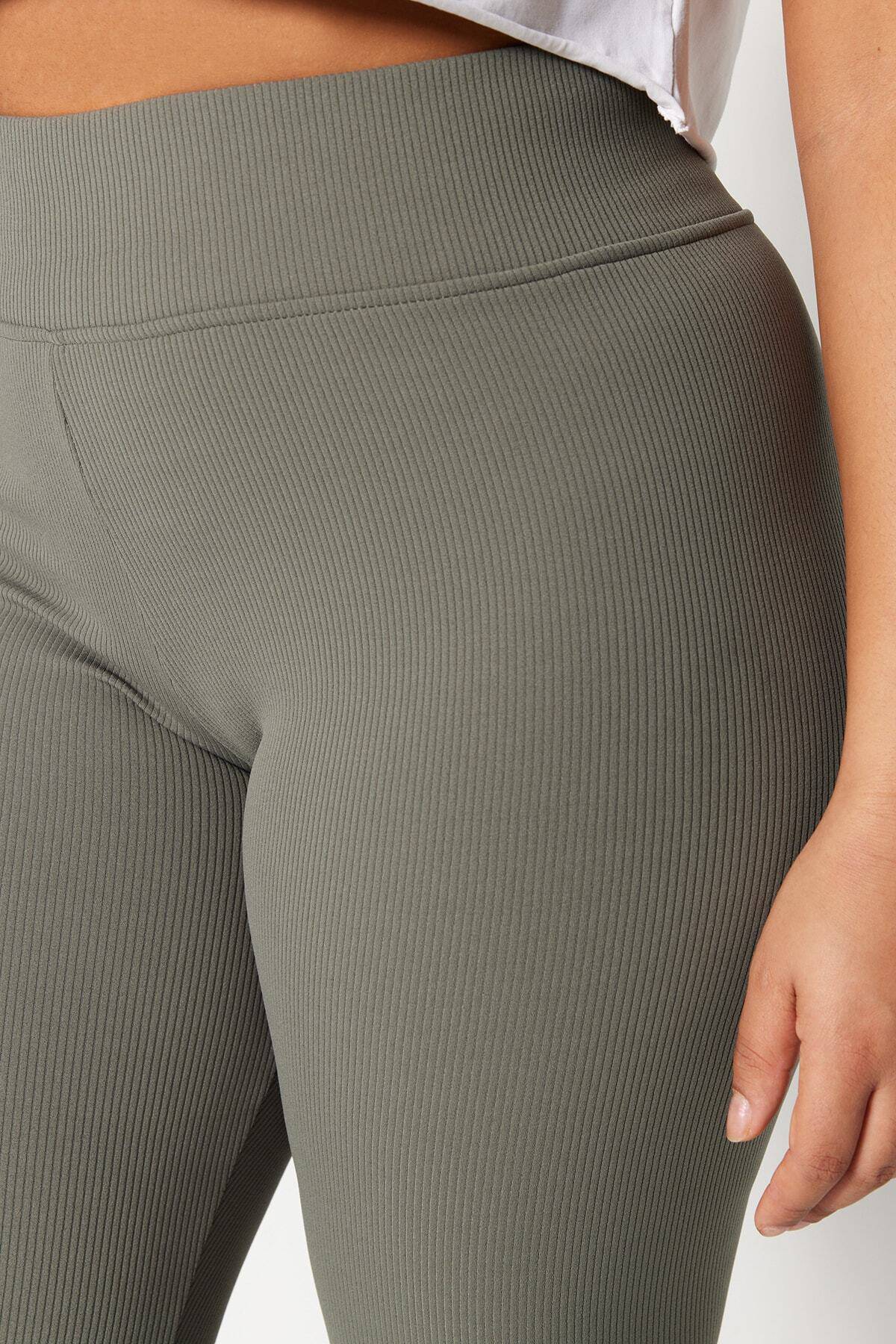 https://cdn.dsmcdn.com/ty647/product/media/images/20221214/17/237613253/602482982/5/5_org_zoom.jpg