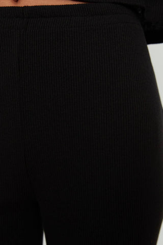 https://cdn.dsmcdn.com/ty306/product/media/images/20220125/16/35742918/79946065/6/6_org_zoom.jpg