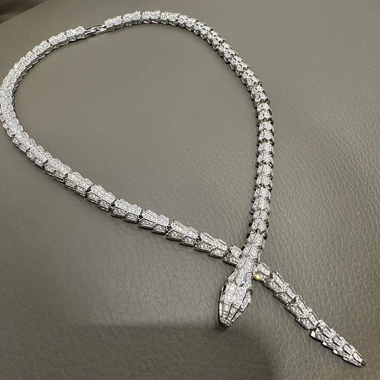 قلادة عظم الثعبان الفاخرة بتصميم عضة الثعبان – ستايل فينتاج - Ebuy.sa