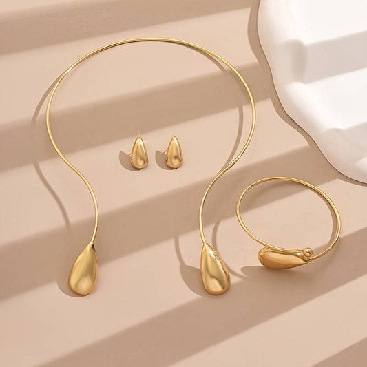 مجموعة أنيقة من أربع قطع بتصميم هندسي لامع - Ebuy.sa